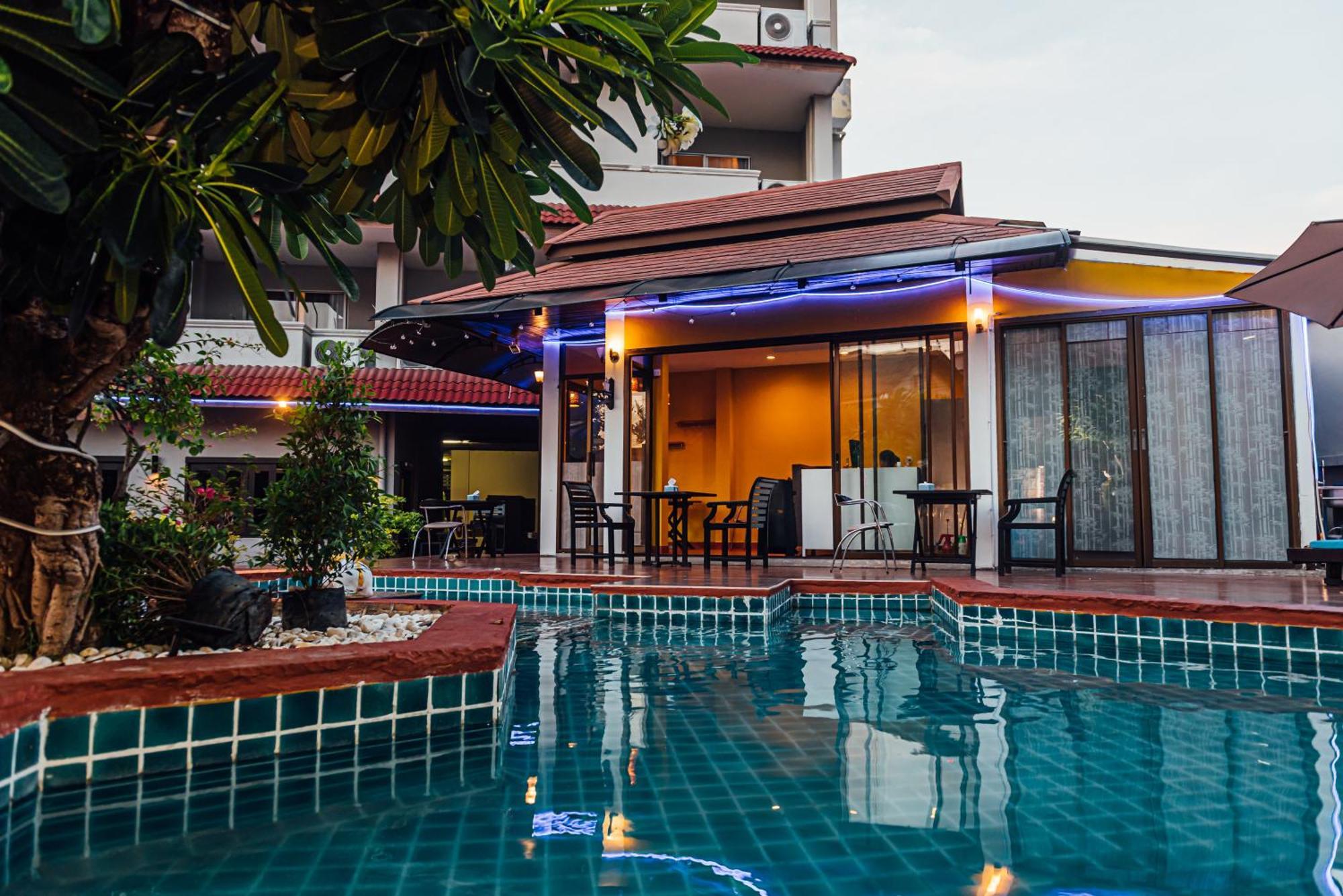 Gazebo Hotel 4*